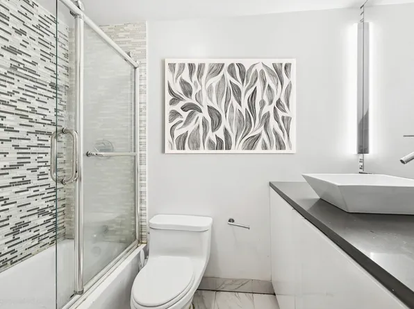 18 East 63rd Street image 6 of 9