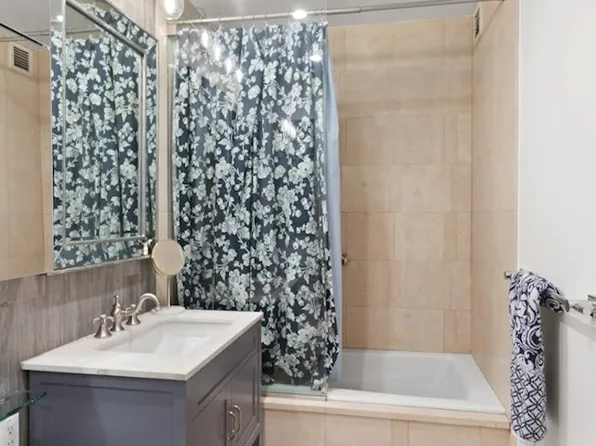 120 Riverside Boulevard image 6 of 13