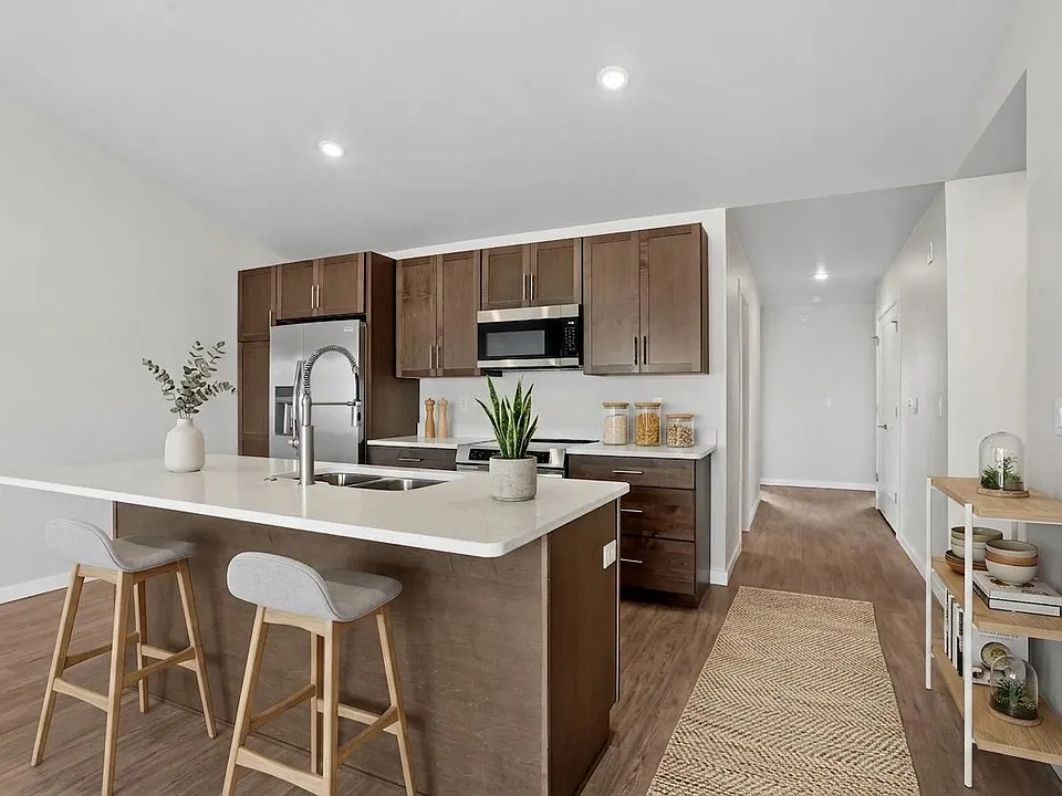 1580 Main