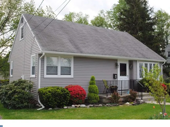 25 Holt Ave, Hamilton, NJ 08619