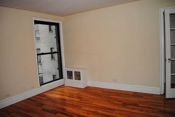 Rented by Roger Benayoun, LREB | media 2