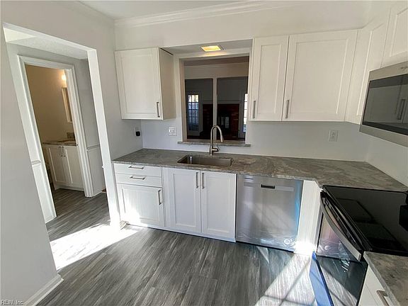 4th image of 4740 Greenlaw Dr #1