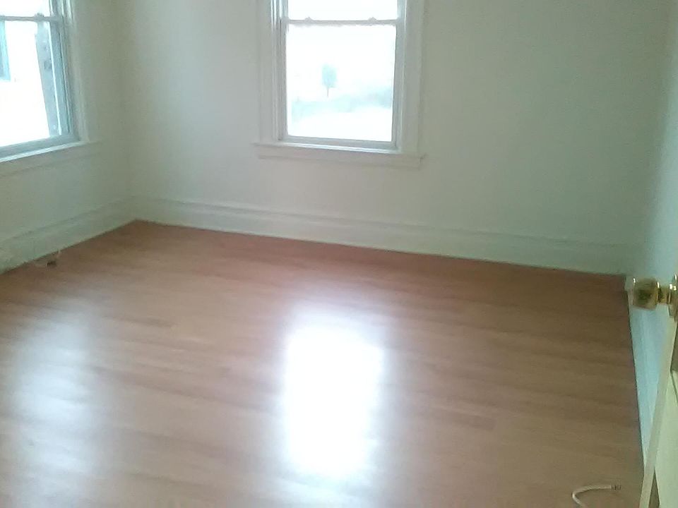 1st image of 14 Amsterdam Pl APT 2