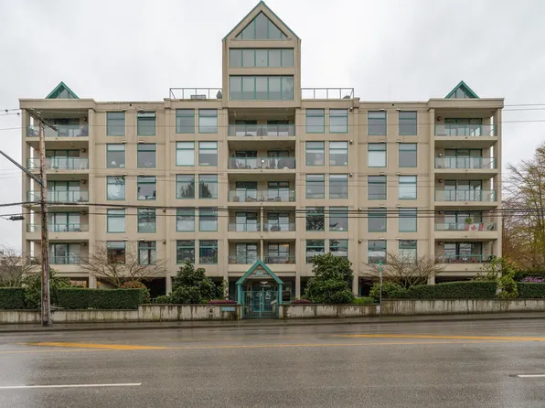 15466 N Bluff Rd #303, White Rock, BC V4B 3G1