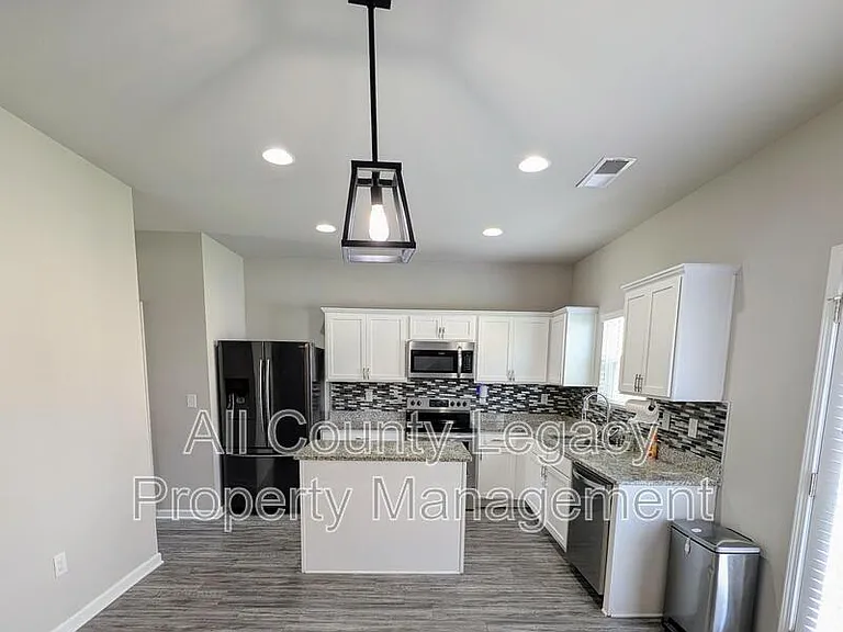 1313 Brookstone Lake Dr — Photo 3