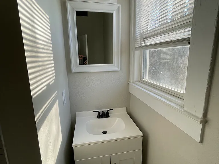 4015 Rookwood Ave — Photo 20