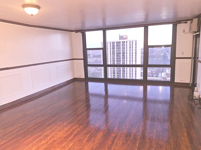1st image of 2605 S Indiana Ave Unit 1909