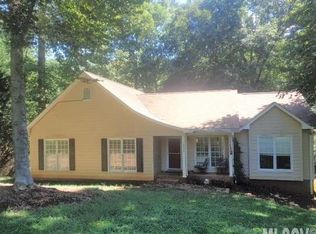 2114 Westover Rd, Hickory, NC 28602