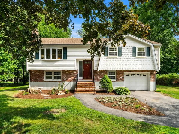 21 Freeport Dr, Burlington, MA 01803