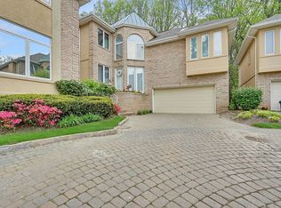 96 El Camino Ct, Holmdel, NJ 07733