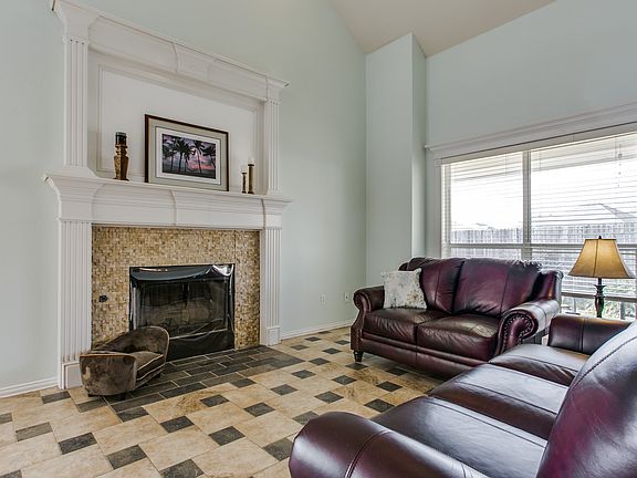2nd image of 305 Canterbury Dr