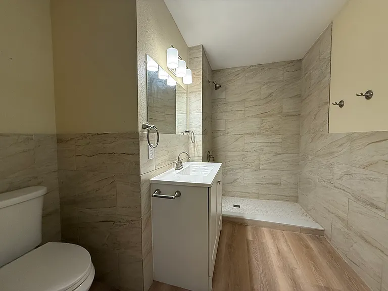 6711 Broadway St #6711 — Photo 21