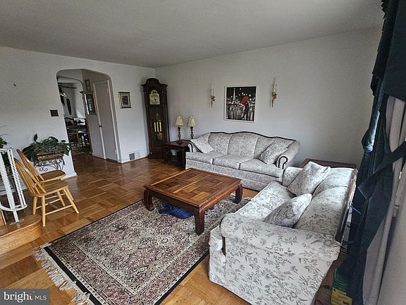 4th image of 6136 N Warnock St