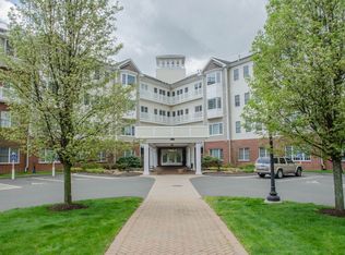 1 King Philip Dr UNIT 407, West Hartford, CT 06117