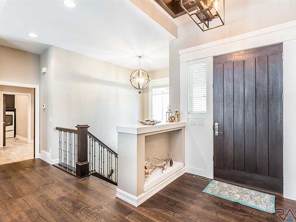 2nd image of 6708 S Colebrook Cir