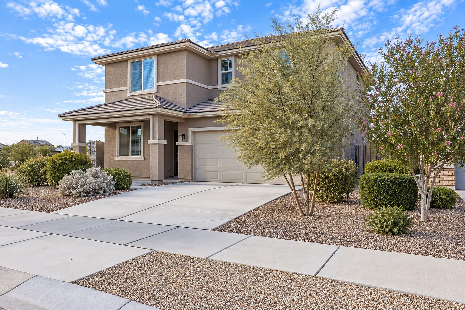 3 bed, 2.5 bath, 2160 sqft, $2,495 — Photo 3