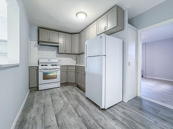 4th image of 25-09 Astoria Blvd #2-1