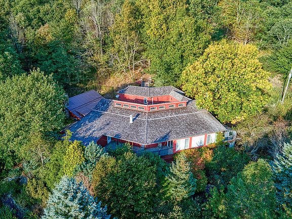 3rd image of 1900 Horton Ln