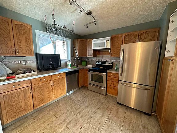 4th image of 204 Edward Ave NW