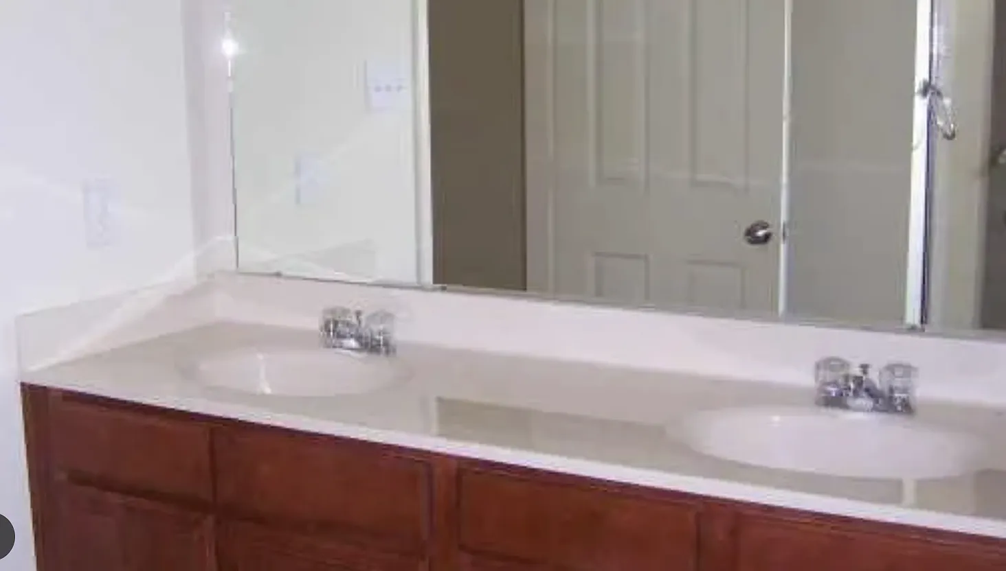3 bed, 1427 sqft, $2,000 — Photo 3