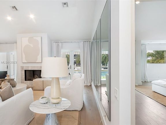 5th image of 505 Isle Of Capri Dr #505
