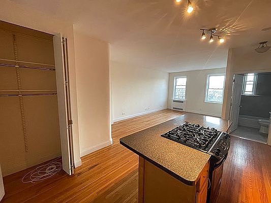 3rd image of 3215 Netherland Ave APT 3A