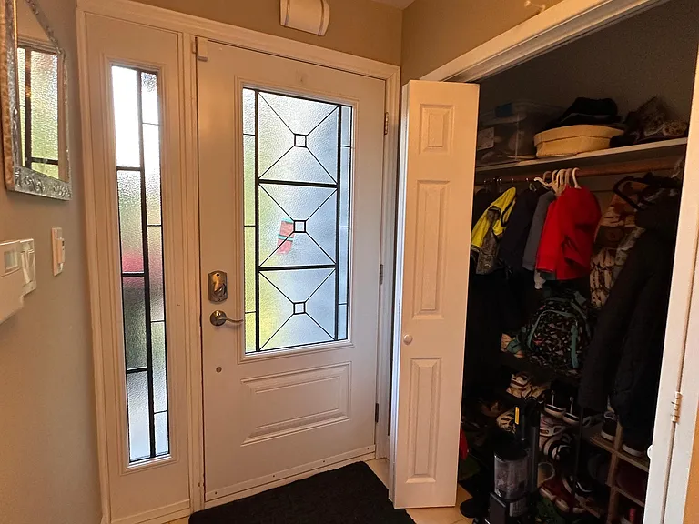 290 Gretel Dr — Photo 6