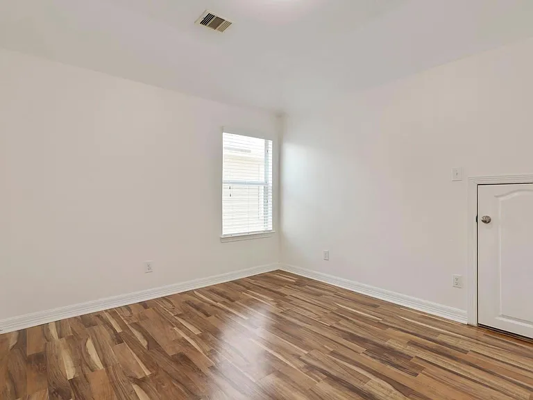 2110 Mateo Park Dr — Photo 20