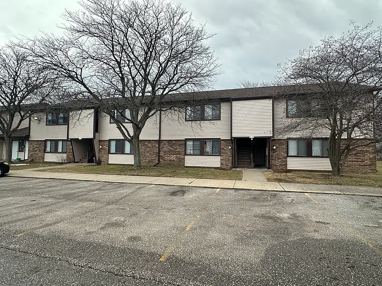 242 E North St #248-C — Photo 8