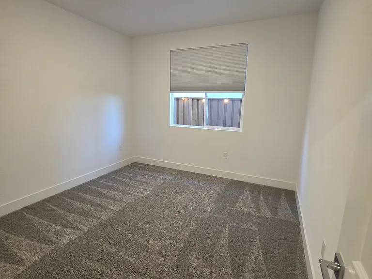 2649 Dashwood St — Photo 18