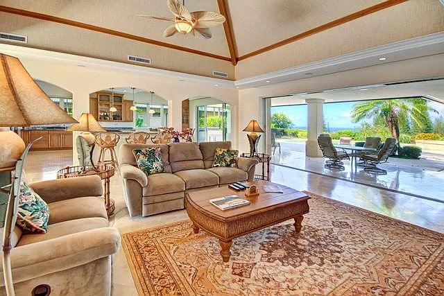 4 bed, 3715 sqft, $12,000 — Photo 3