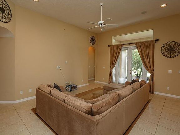 5th image of 404 Courtlea Park Dr