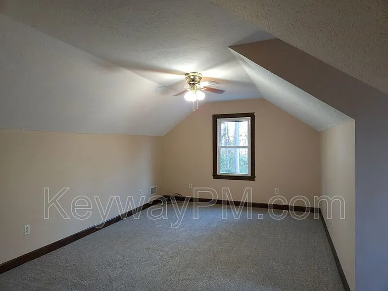 299 Woodland Dr — Photo 17