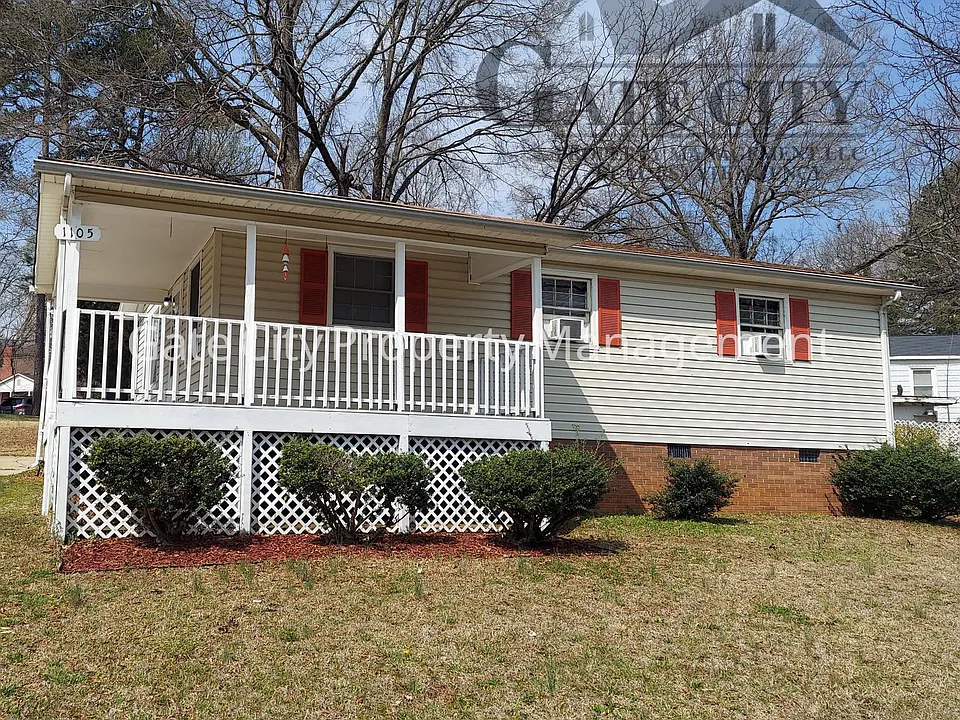 1105 Meadowbrook Blvd