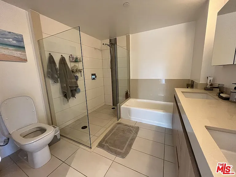 932 N Alfred St #1 — Photo 11