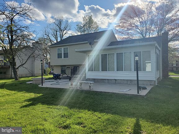 4th image of 604 Etna Dr