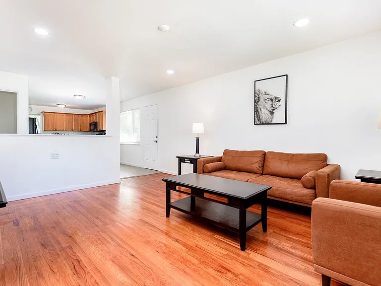 720 Jamaica Pl — Photo 7