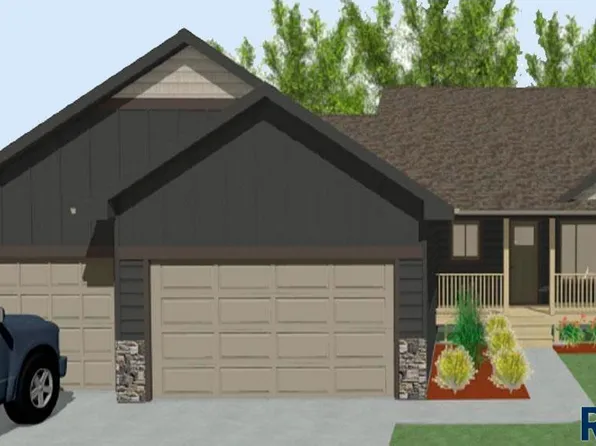 817 Sarah C Cir, Garretson, SD 57030