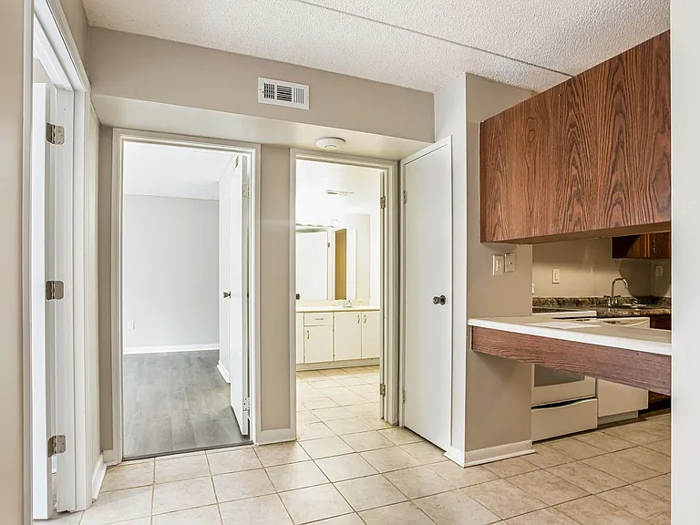 Ridge Terrace Apartments — Photo 36