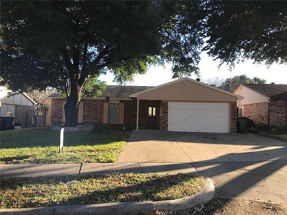 3rd image of 4302 Blue Creek Dr