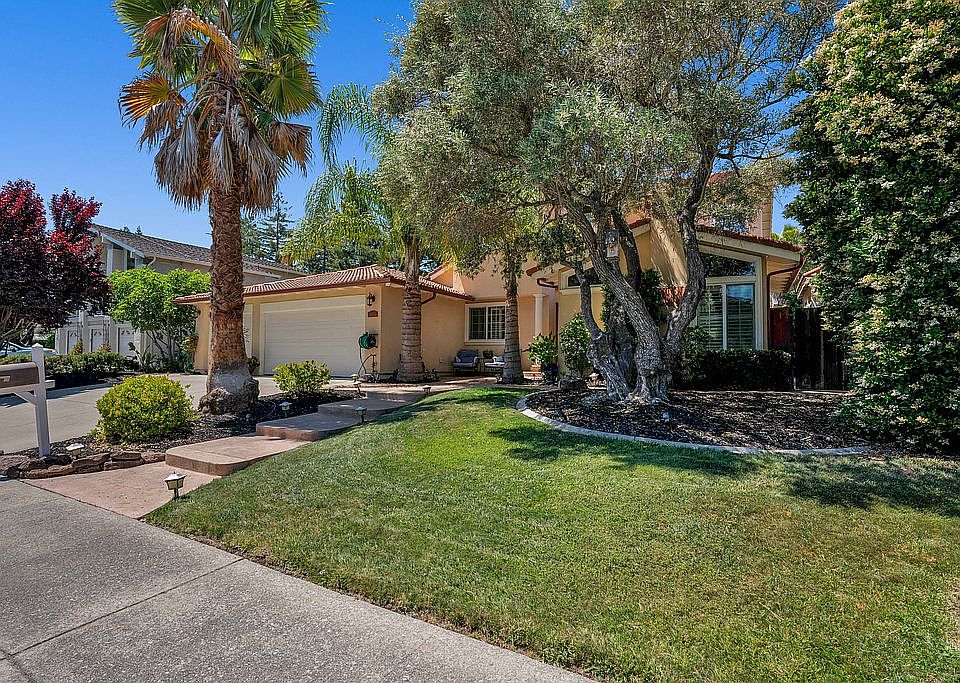 2nd image of 3019 Oakham Dr