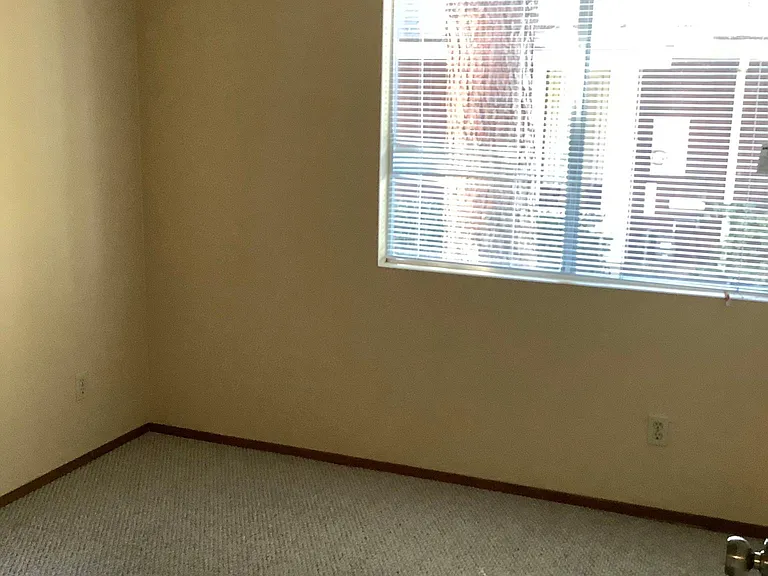 1462 Bridgeview Dr — Photo 15