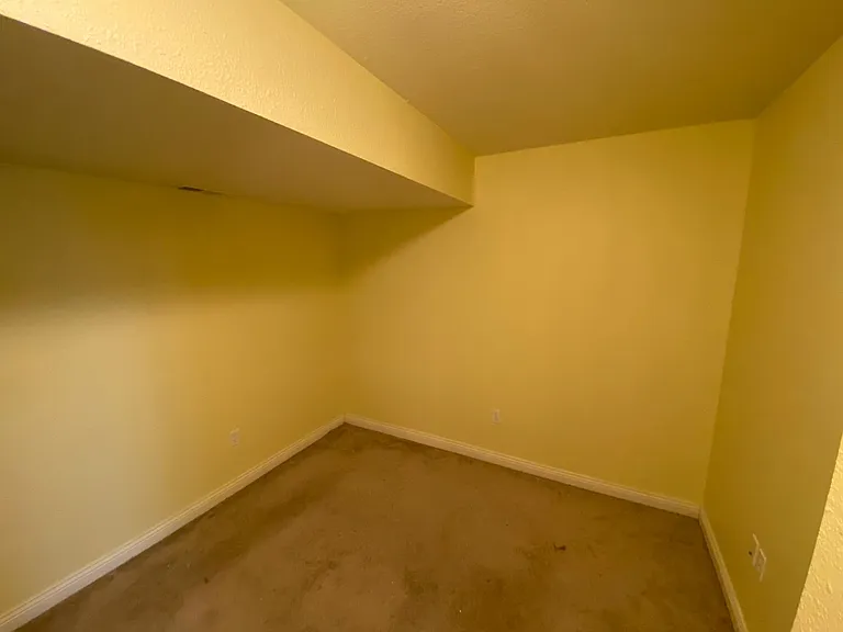 121 Kale Ct — Photo 29