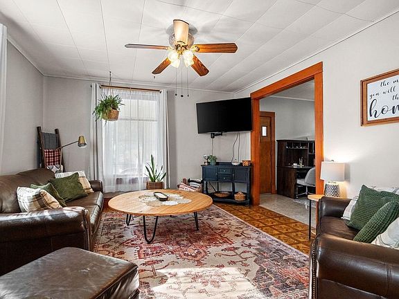 3rd image of 615 E St