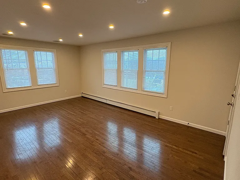 187 Longview Ave #2 — Photo 2