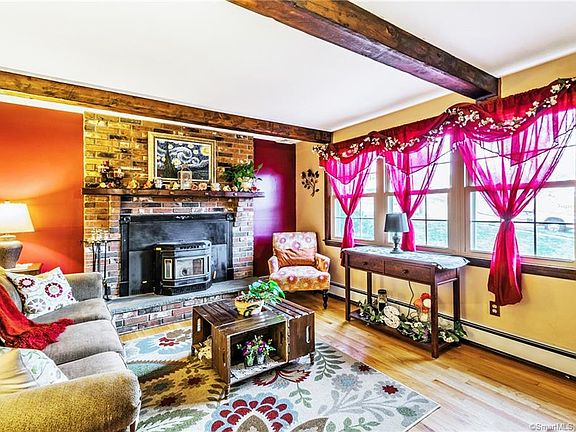 5th image of 21 Rockwell Ave