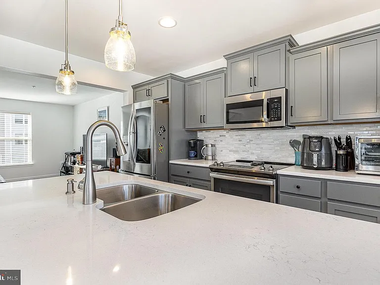 8152 Lenker Dr — Photo 11