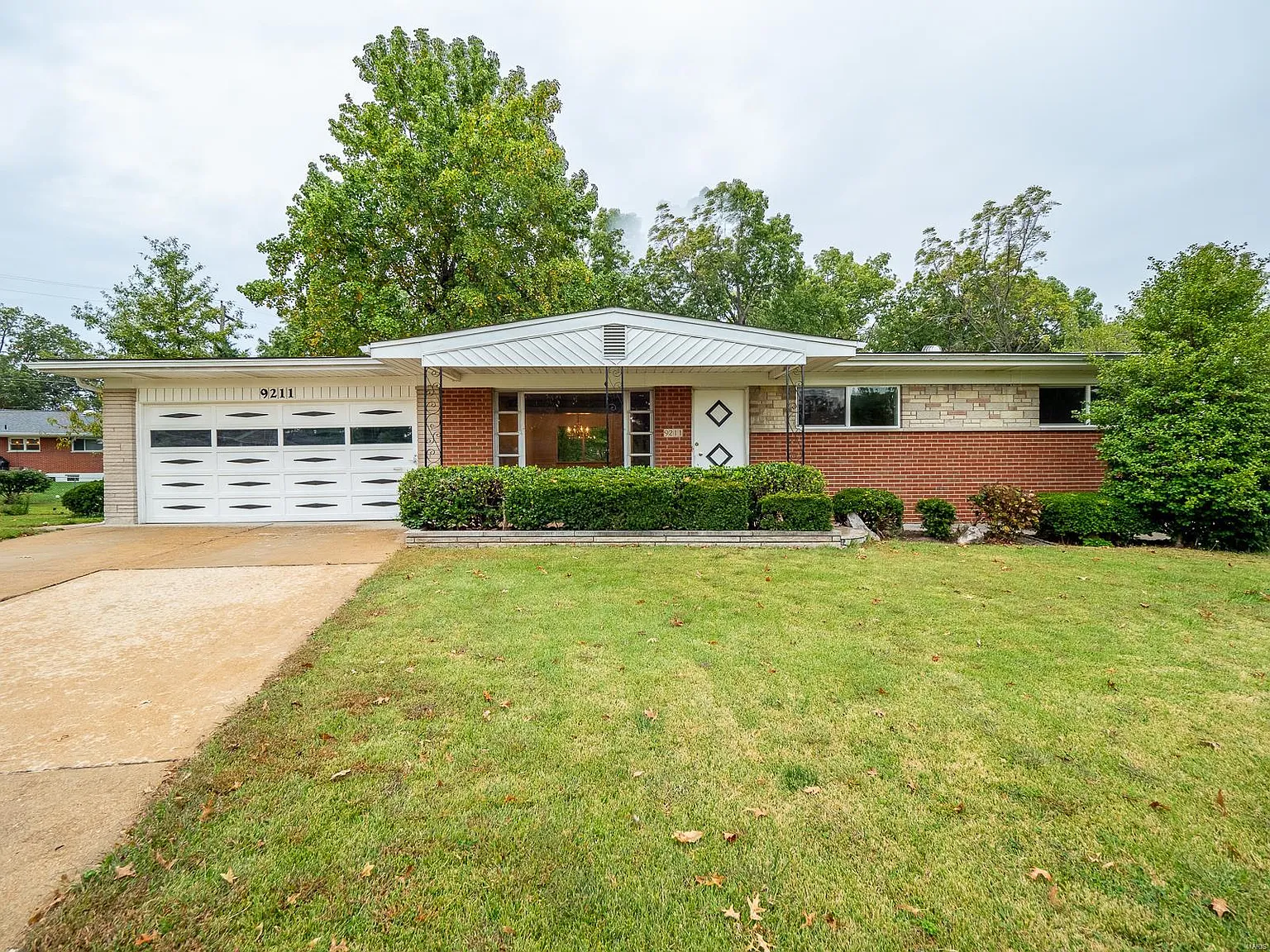 9211 Medallion Ct photo 1