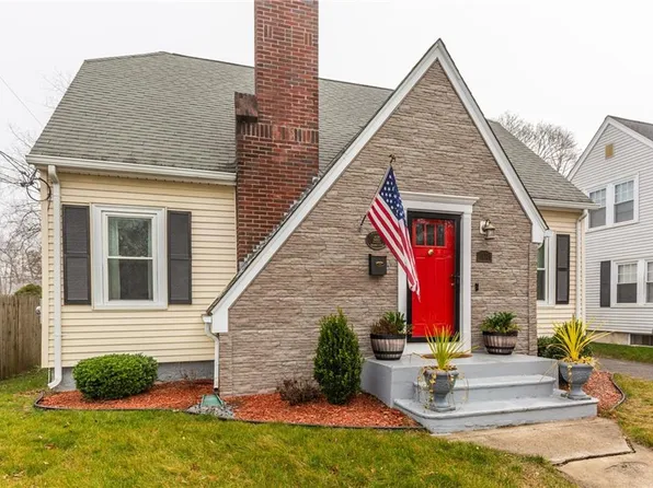 708 Willett Ave, Riverside, RI 02915