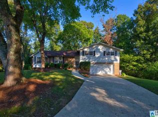 252 Lois Cir, Gardendale, AL 35071